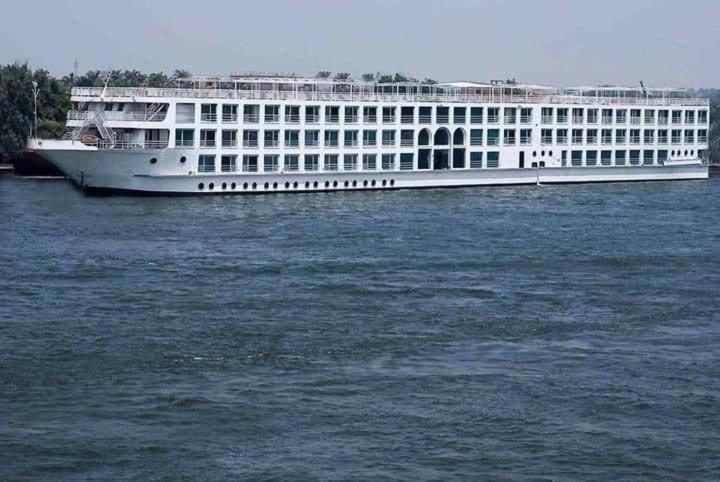 Five Star Nile Cruise From Aswan To Luxor Hotel Bagian luar foto