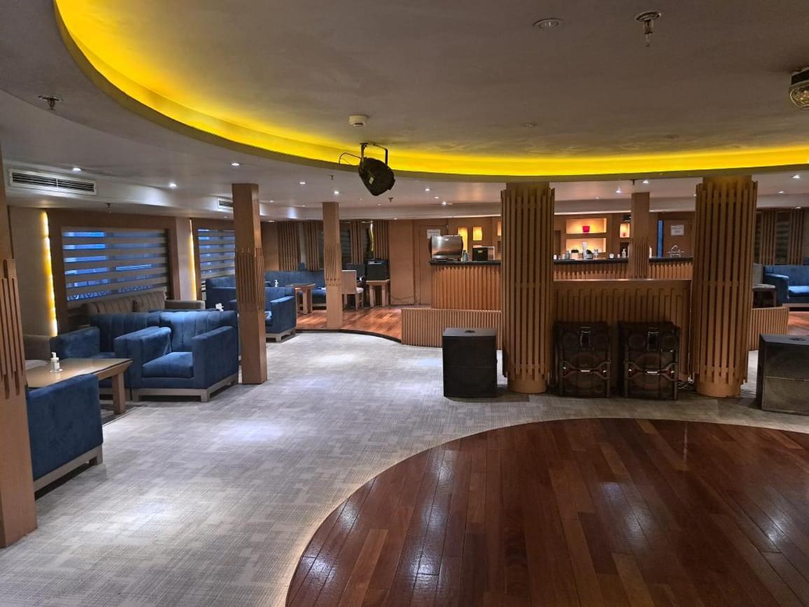 Five Star Nile Cruise From Aswan To Luxor Hotel Bagian luar foto