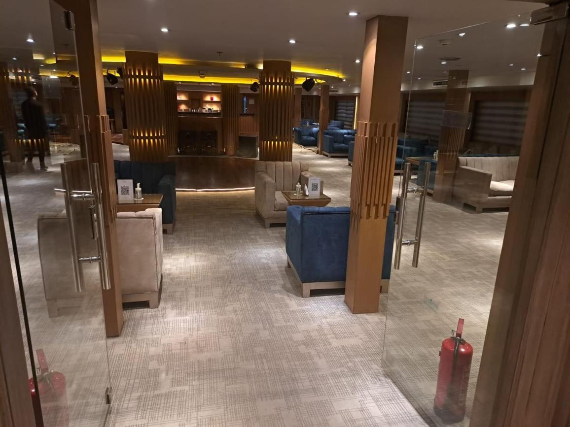 Five Star Nile Cruise From Aswan To Luxor Hotel Bagian luar foto