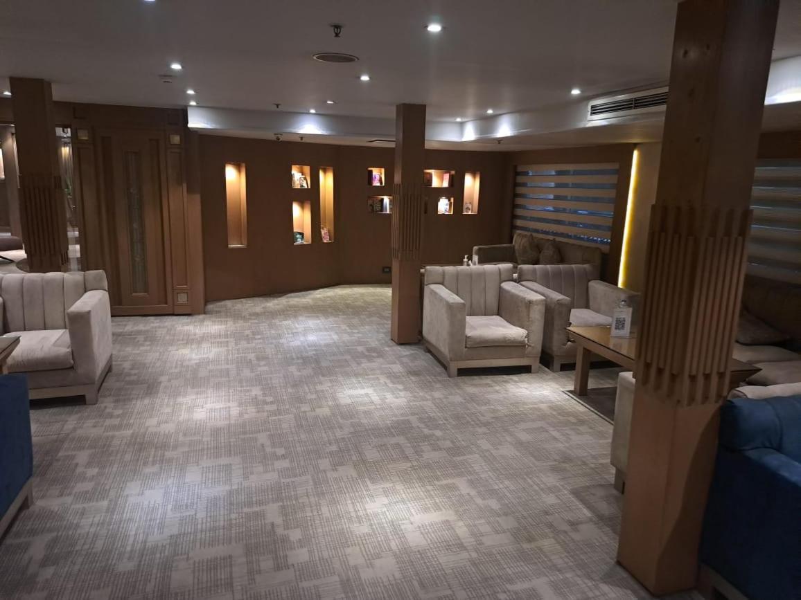 Five Star Nile Cruise From Aswan To Luxor Hotel Bagian luar foto